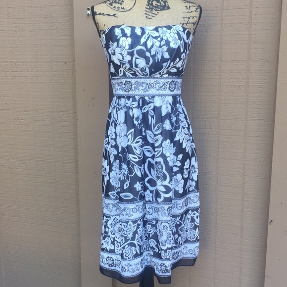 Sz 10 White House Black Market Strapless Dress - Picture 2 of 6